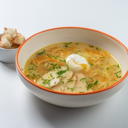 Суп с домашней лапшой и цыпленком