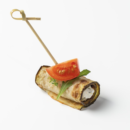 Рулетик баклажан с творожным сыром и орехом