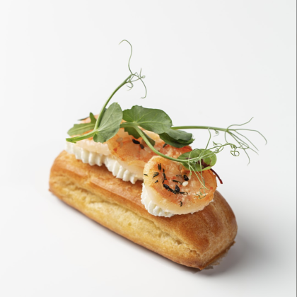 Мини эклер с тигровой креветкой