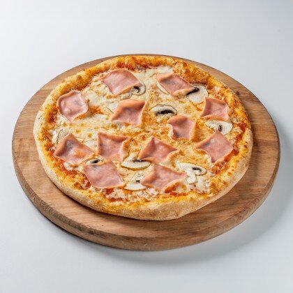 Пицца с ветчиной и грибами