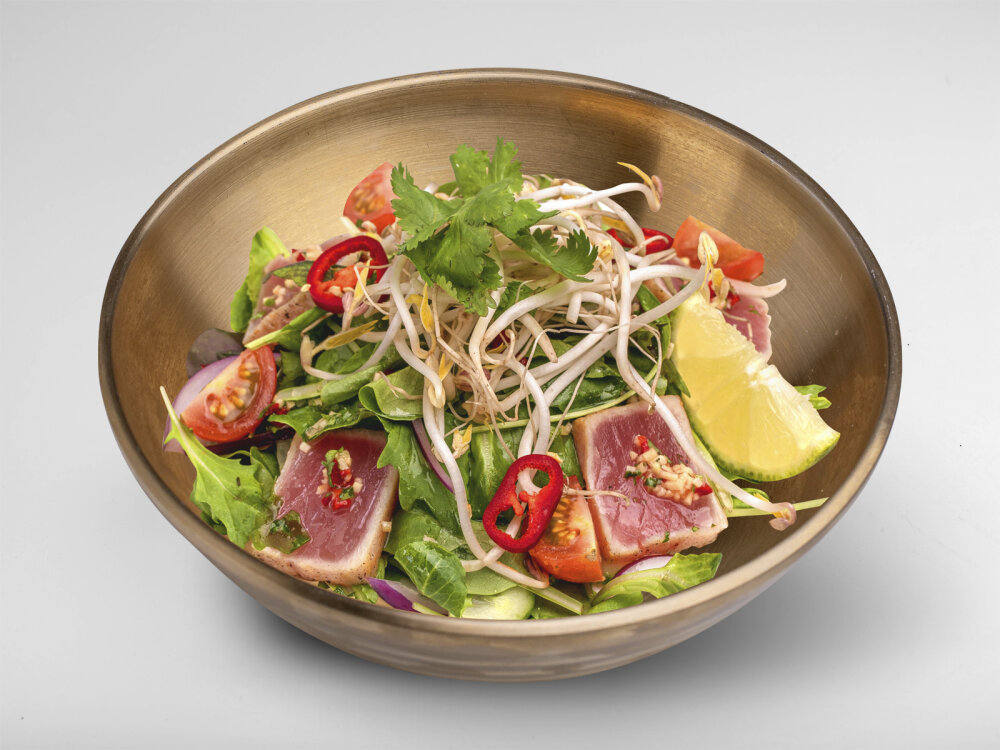 Тайский салат с тунцом