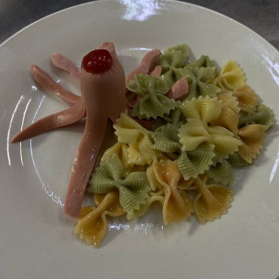 Сосиски Осминожки со спагетти