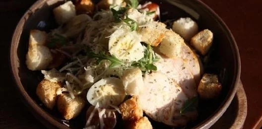 Цезарь с курицей
