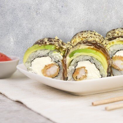 Ролл  «Эби темпура авокадо»