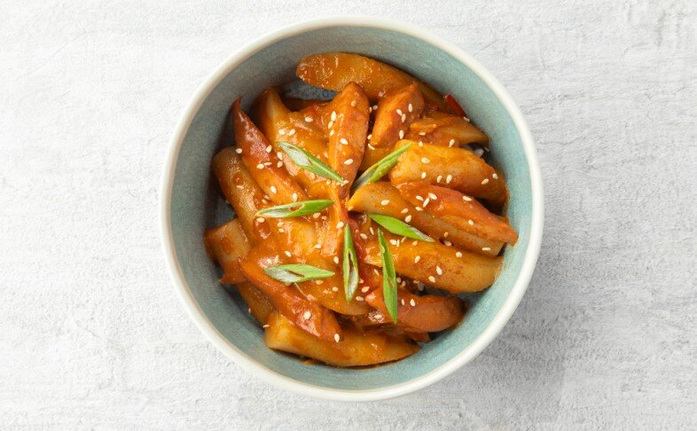 Токпокки с сыром и колбасками