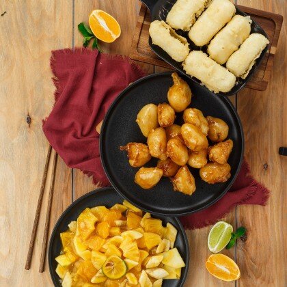 Фруктовое ассорти в апельсиновом соусе