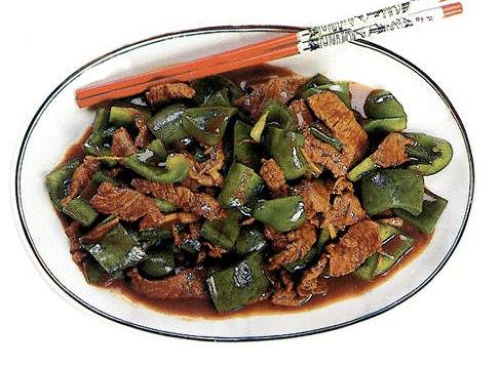 82.Зеленый перец тушеный со свининой 青椒炒肉