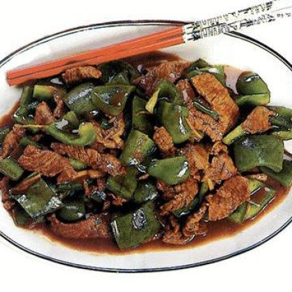 82.Зеленый перец тушеный со свининой 青椒炒肉