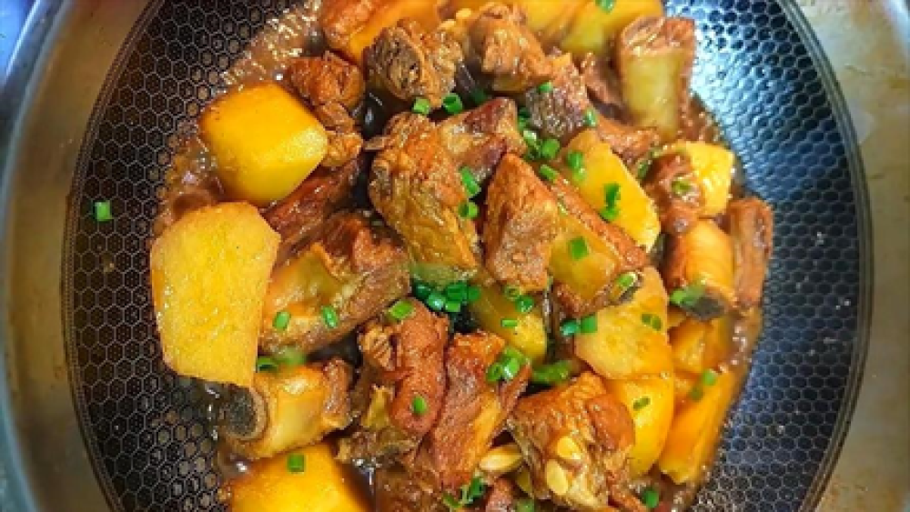 67.Картофель со свиными ребрышками 生排压土豆