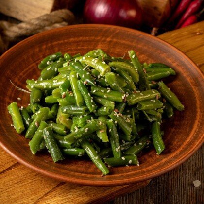 Фасоль стручковая с кунжутом