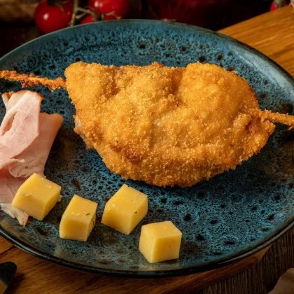 Кармашек из куриной грудки на шпажке
