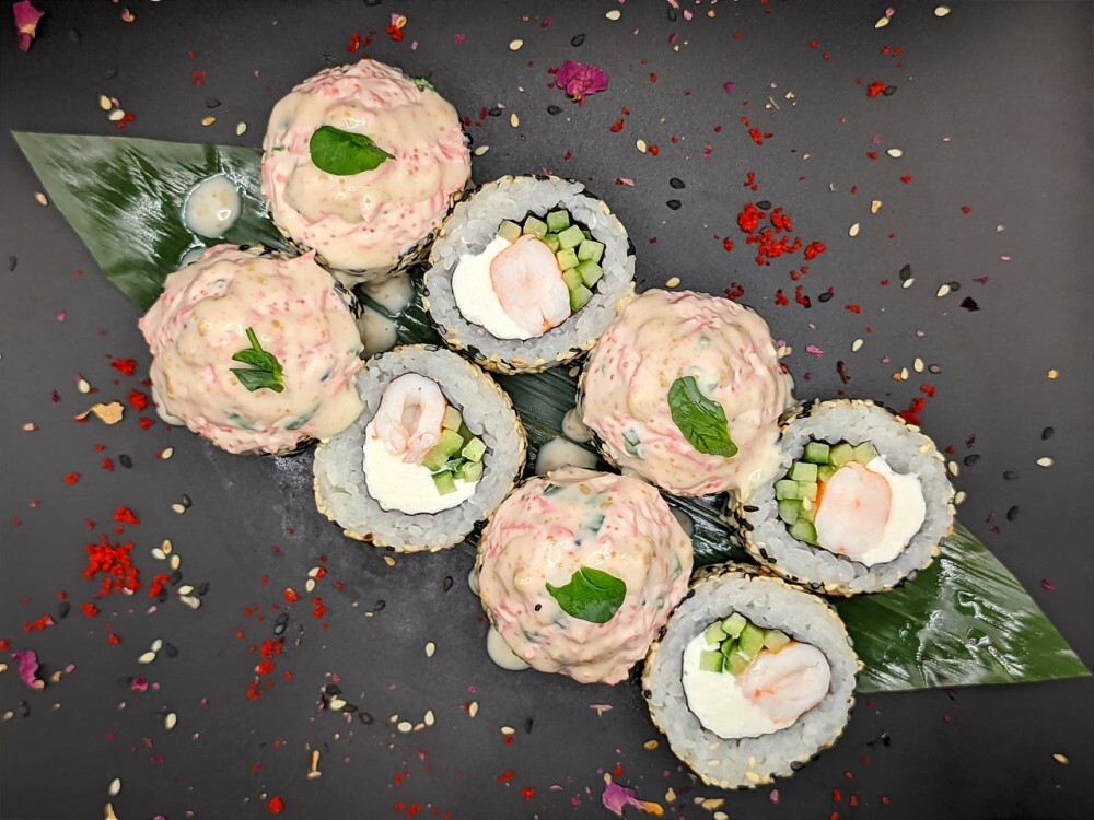 Ролл с креветкой и крабом