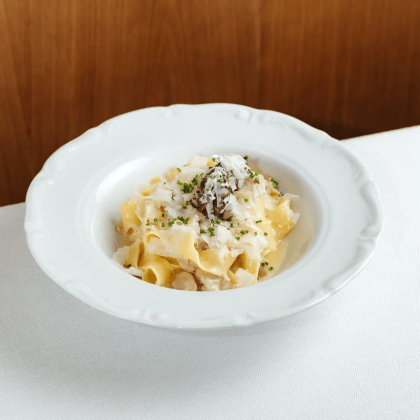 Тальятелле с кроликом и топенадой из оливок