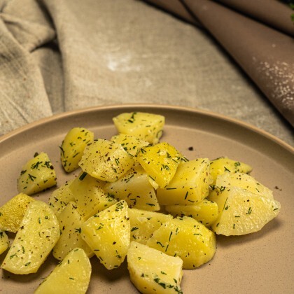 Картофель отварной с зеленью