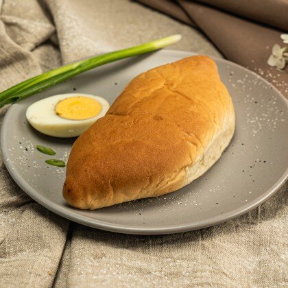 Пирог с зелёным луком и яйцом