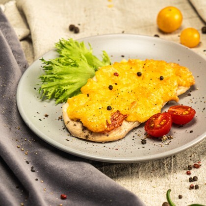 Куриная отбивная под сырной шапочкой
