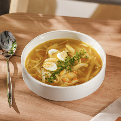 Суп-лапша с курицей и яйцом