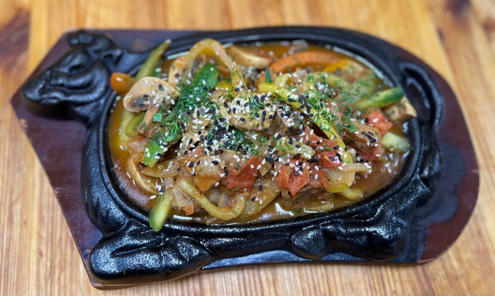 Жаровня с курицей и овощами