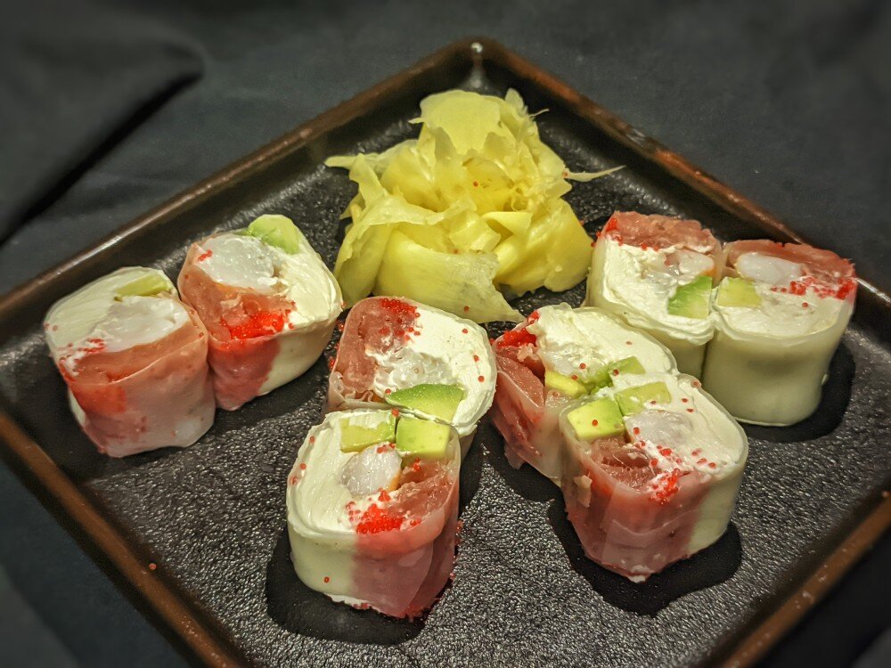 Ролл без риса с тунцом и креветкой