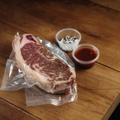 Стейк Нью-Йорк DRY AGED  масле BBQ