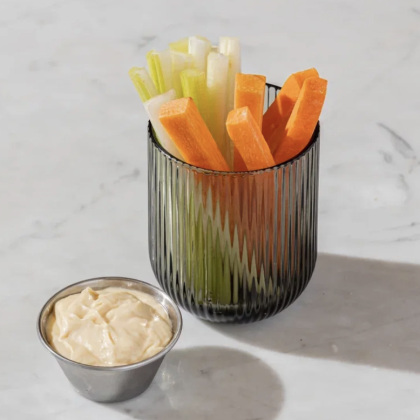 Морковные и сельдерейные палочки с соусом айоли