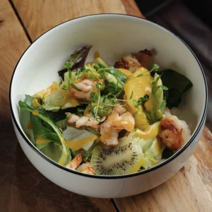 Цитрусовый салат с креветками