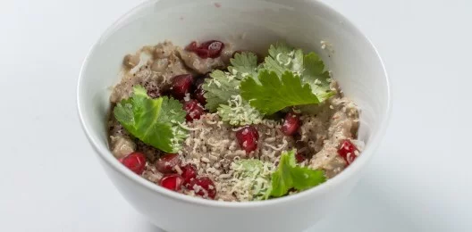 Мутабаль с зёрнами граната