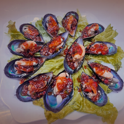 8. Мидии с чесноком