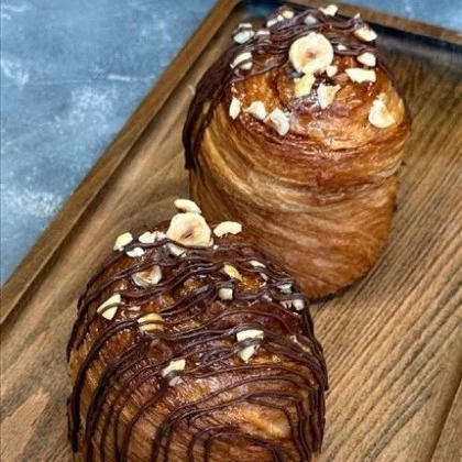 Булочка слоеная Ферреро