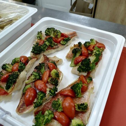 Бранцин с овощами