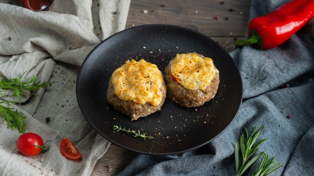 Мясные гнезда с сыром