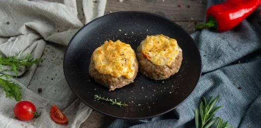 Мясные гнезда с сыром