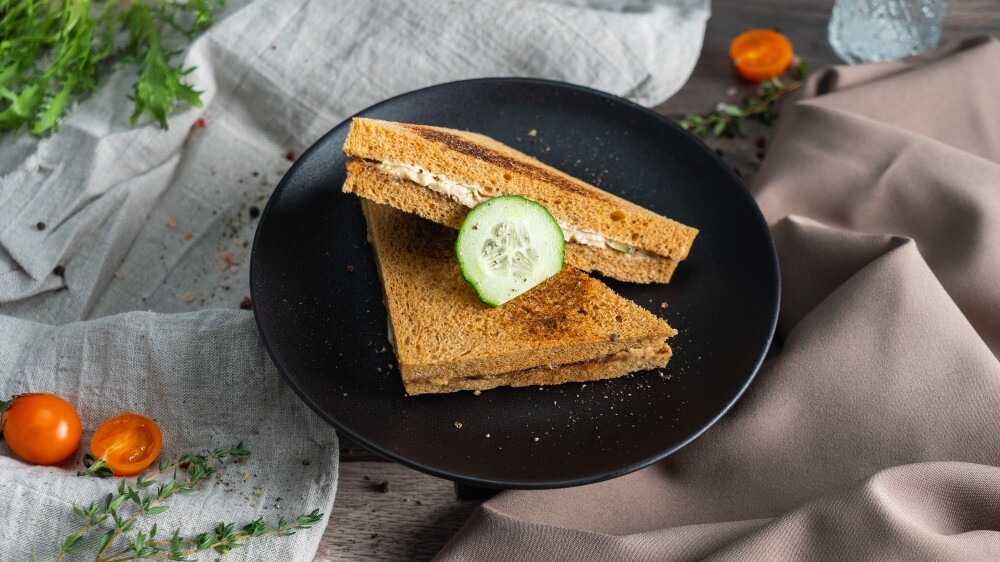 Сэндвич с тунцом