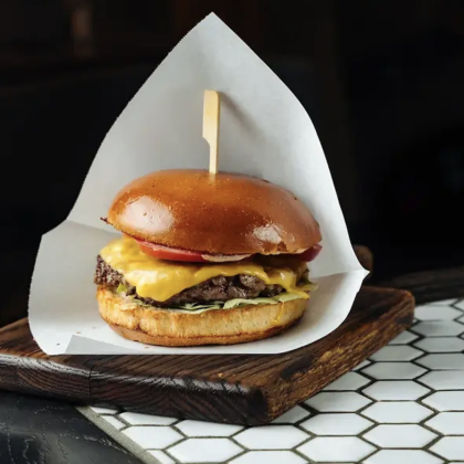 Бургер с сочной котлетой