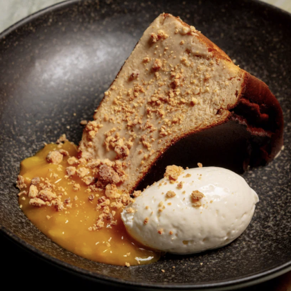 Чизкейк с вареной сгущенкой, манго