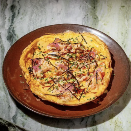 Омлет «окономияки» с крабом