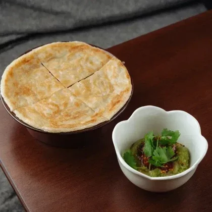 Роти с авокадо и томатной сальсой