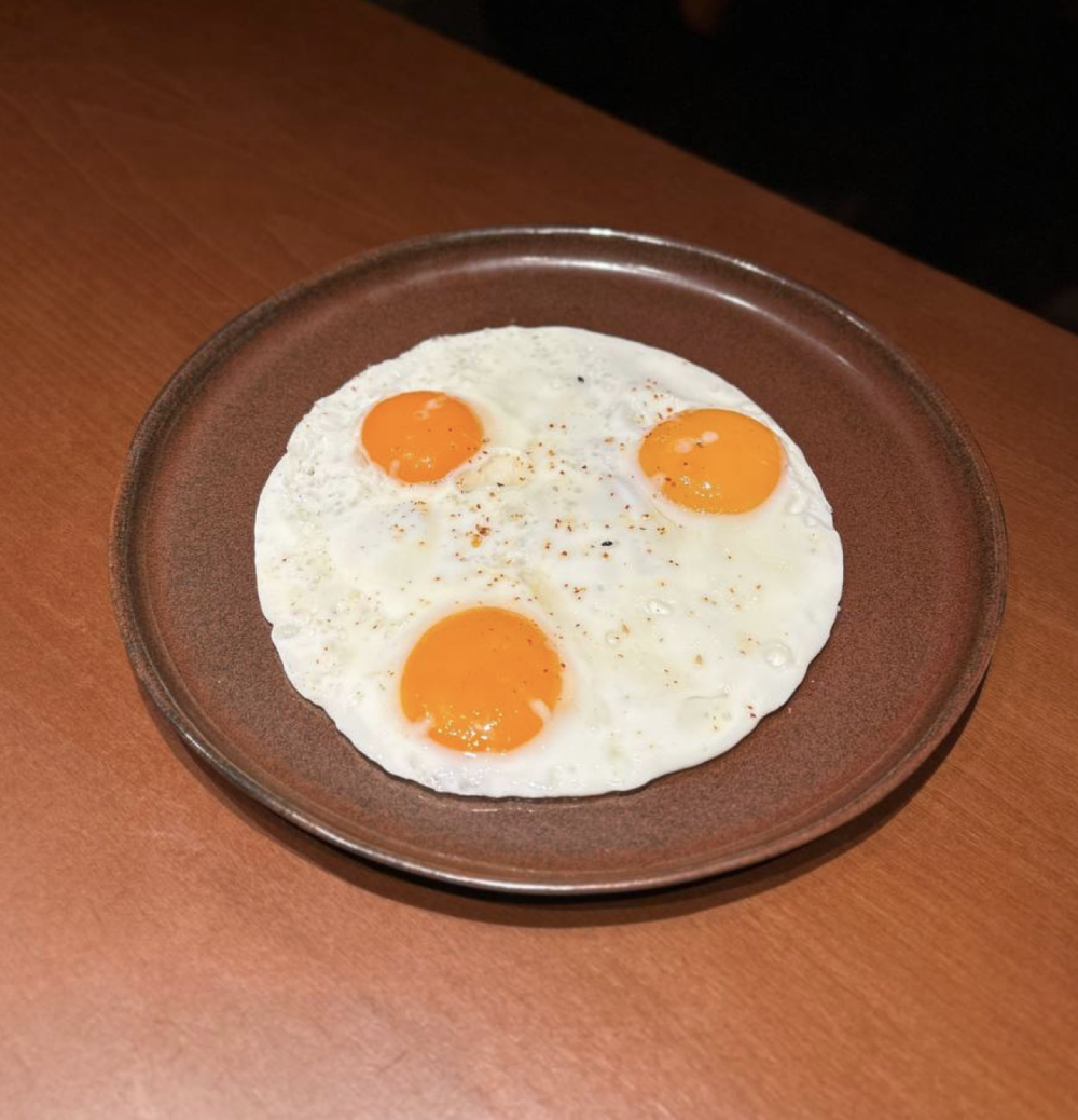 Глазунья из трёх яиц