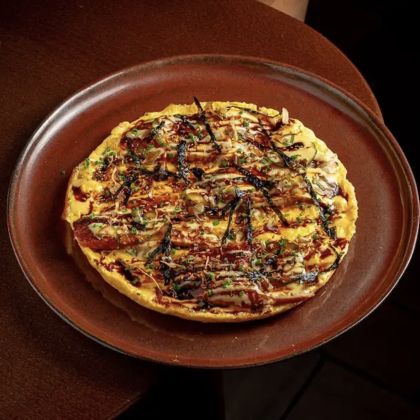 Омлет «окономияки» с угрем