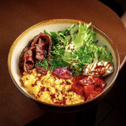 Скрембл, пастрами, трюфельный крем