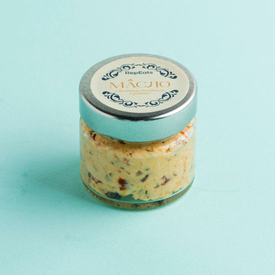 Масло с вялеными томатами и зеленью