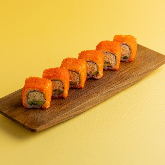 Ролл Калифорния с камчатским крабом