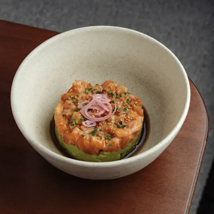 Тартар лосось с авокадо