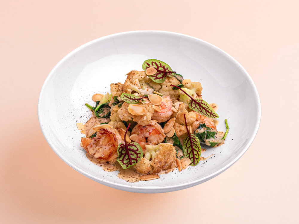 Креветки с цветной капустой в ореховом соусе