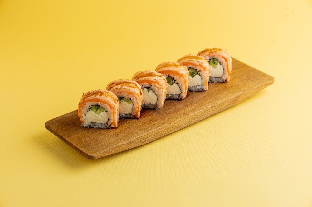 Филадельфия с опаленным лососем