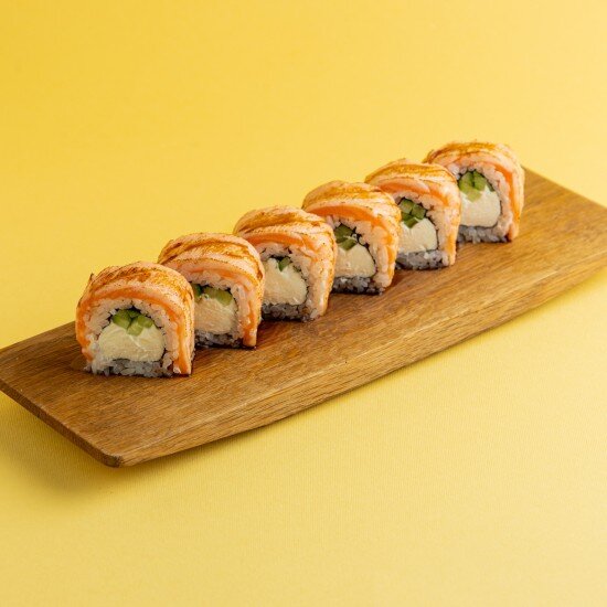 Филадельфия с опаленным лососем