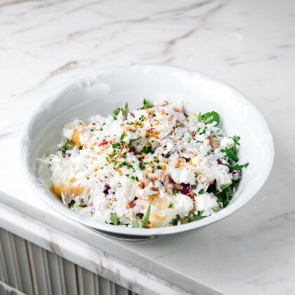 Теплый салат с уткой и свёклой