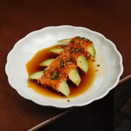 Лайт ролл с крабом и лососем