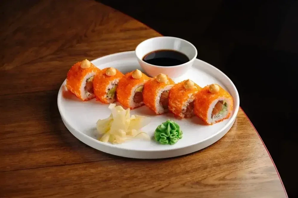 Ролл Калифорния с лососем