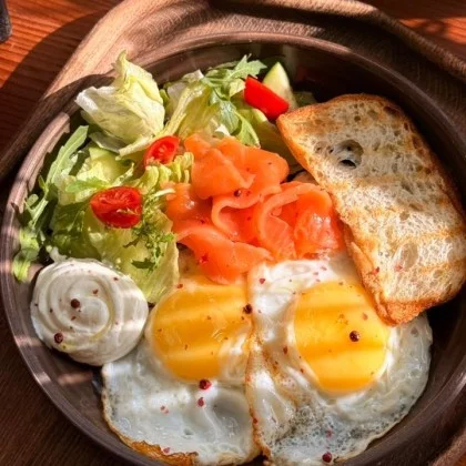 Завтрак с лососем